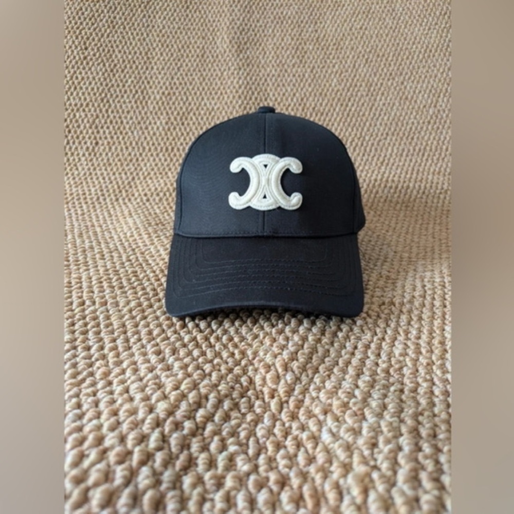 Celine hat